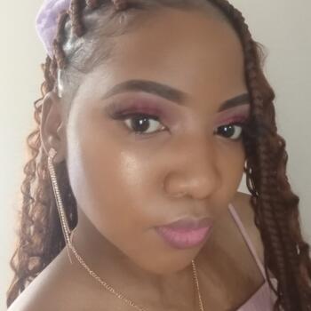 Babysitter in Germiston: Hazel