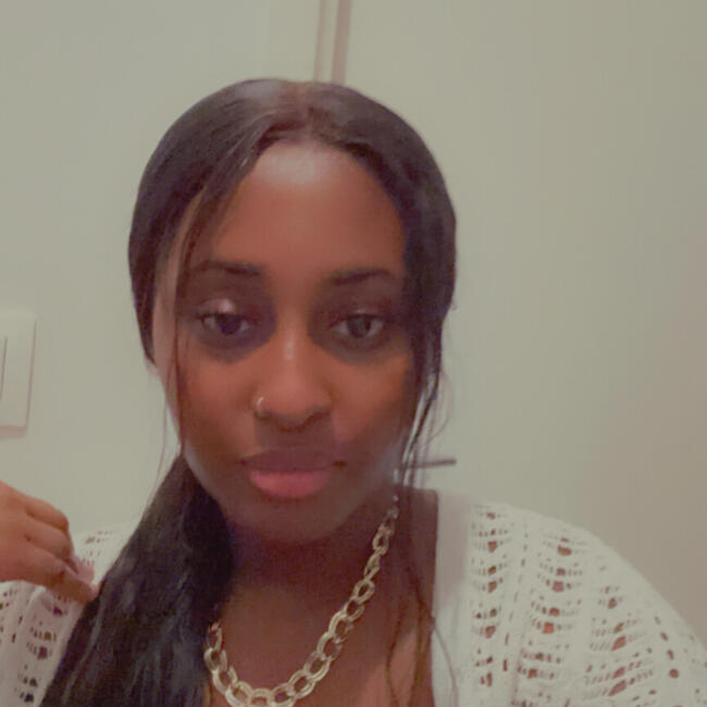 Babysitter in Saint-Ouen: Sophie