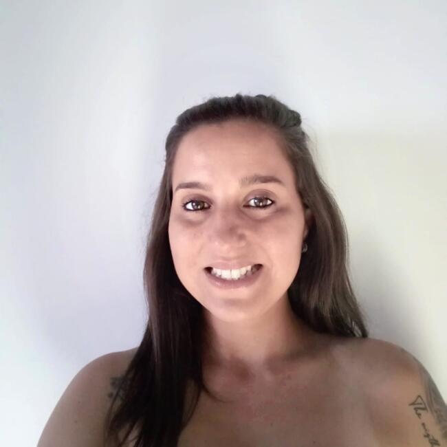 Babysitter in Balneario Buenos Aires: Victoria