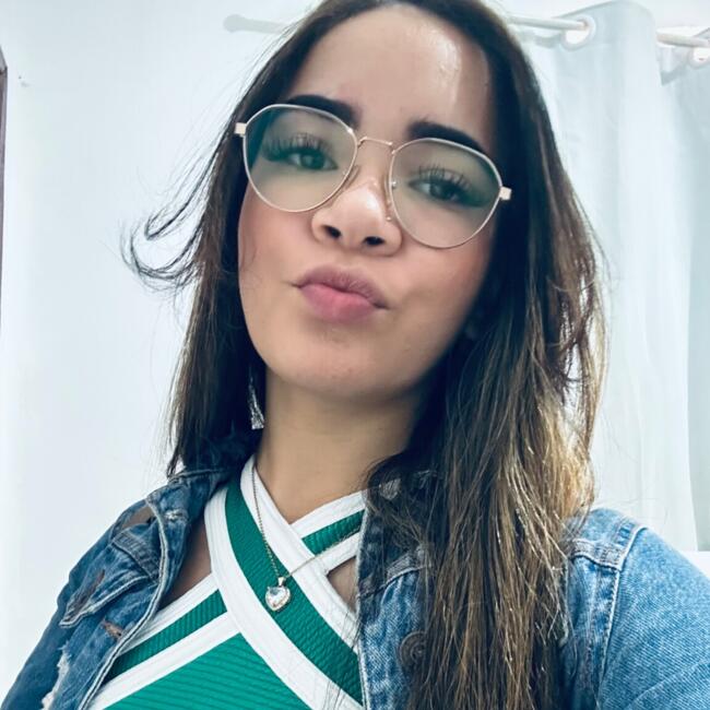 Babysitter in Sete Lagoas: Evellyn