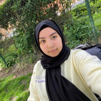 Babysitter in Brussel (Sint-Jans-Molenbeek): Aya