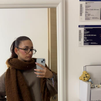 Babysitter in Veigy: Camila