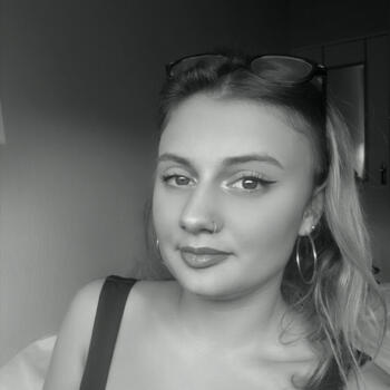 Babysitter in Clairac: Lina