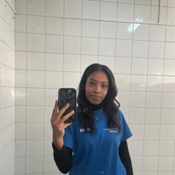 Babysitter in Criciúma: Ashley