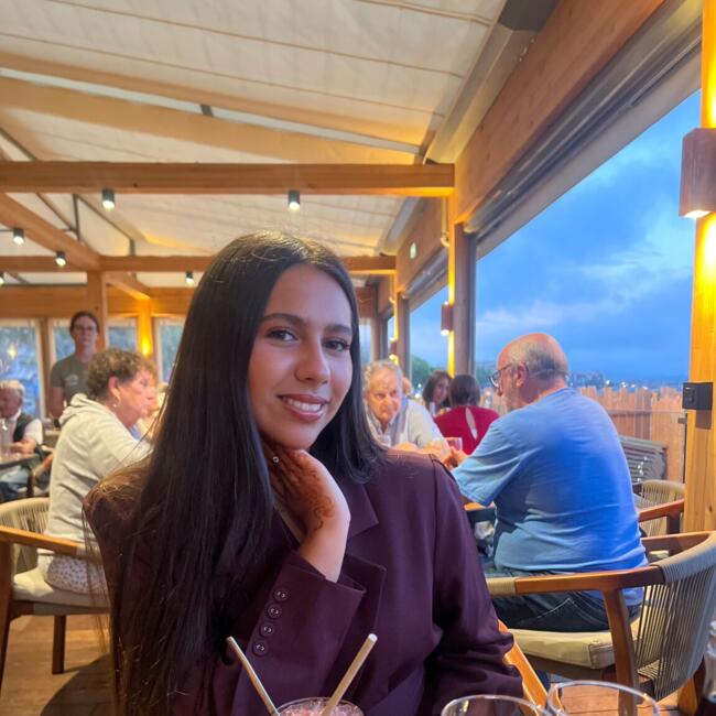 Babysitter in Fréjus: Kayla