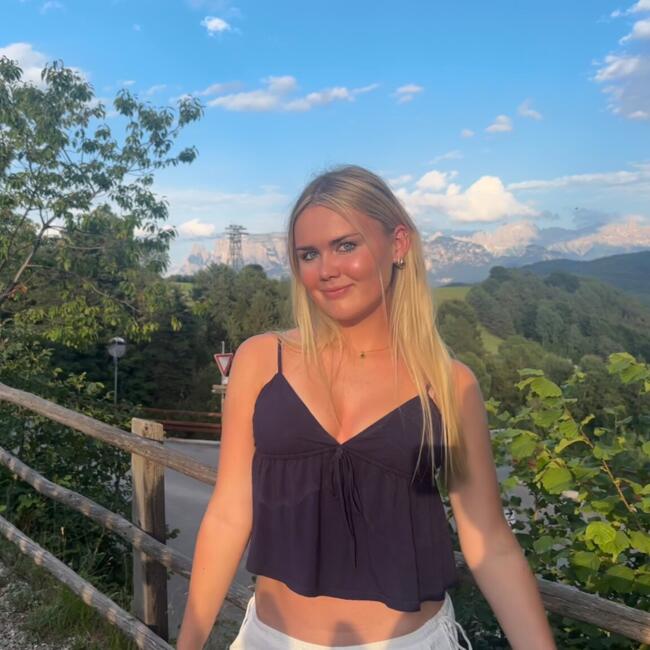 Babysitter in Sydney: Charlotte