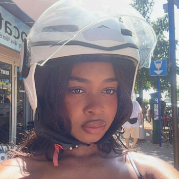 Babysitter in Villeurbanne: Leslie