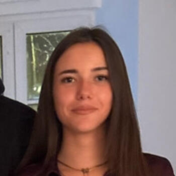 Babysitter in Hennebont: Eva