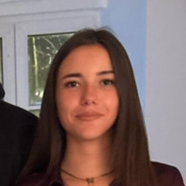 Babysitter in Hennebont: Eva