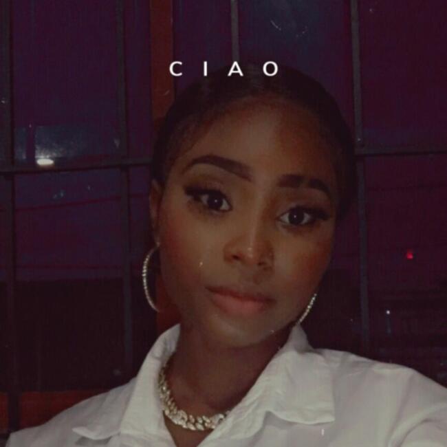 Babysitter in Portmore: Amoy