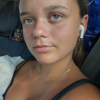 Babysitter in Paley: Léna