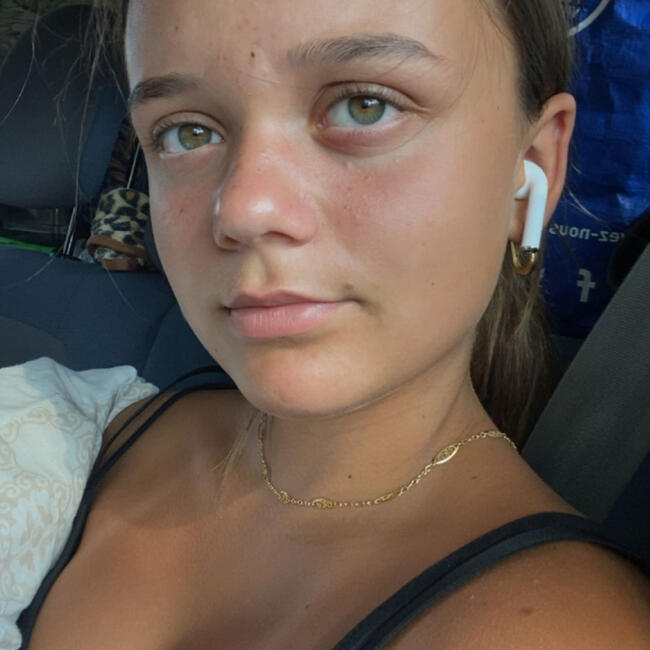 Babysitter in Paley: Léna