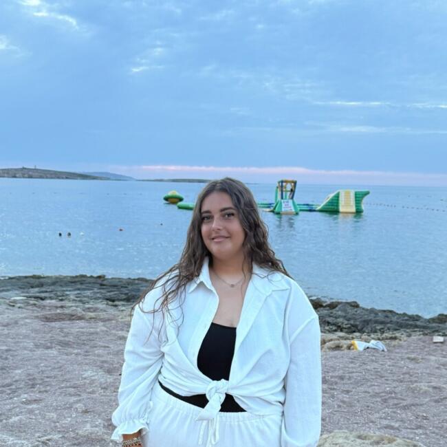 Babysitter in Lunano: Camila