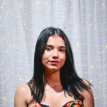 Babysitter em Coimbra: Dhenify Yasmin