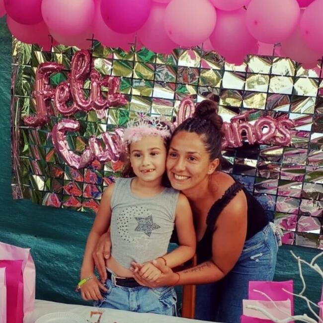 Babysitter in Pilar: Mayra