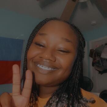 Babysitter in Florence (Burlington): Denise