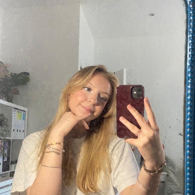 Babysitter in Moisenay: Camille