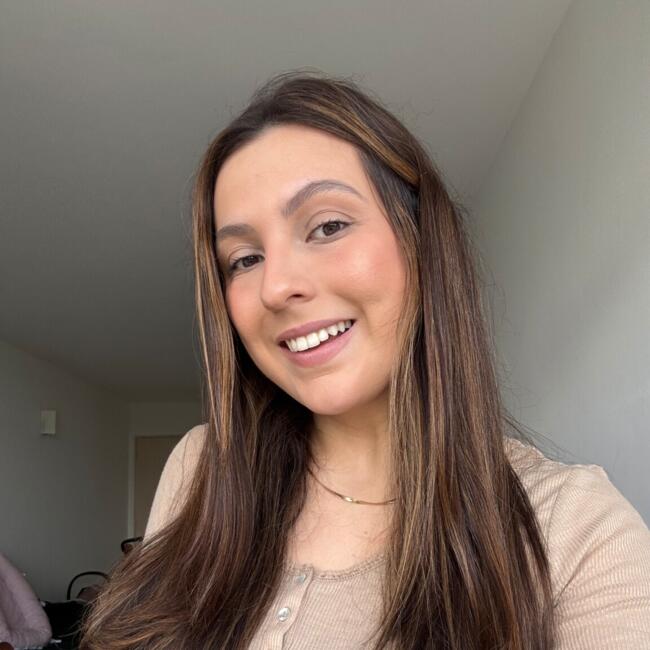 Emprego de babá em Brasília: Marcella