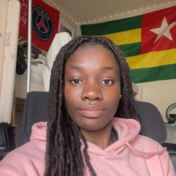 Babysitter in Houilles: Inès