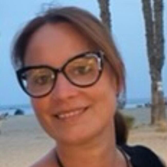 Babysitter in Santa Coloma de Gramenet: Esther