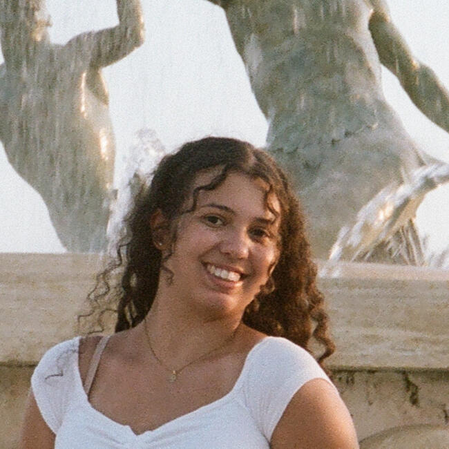 Babysitter in Limoges: Ines