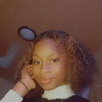 Babysitter in Charleroi: Hadja