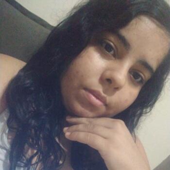 Babysitter in Brasília: Ana Carolina