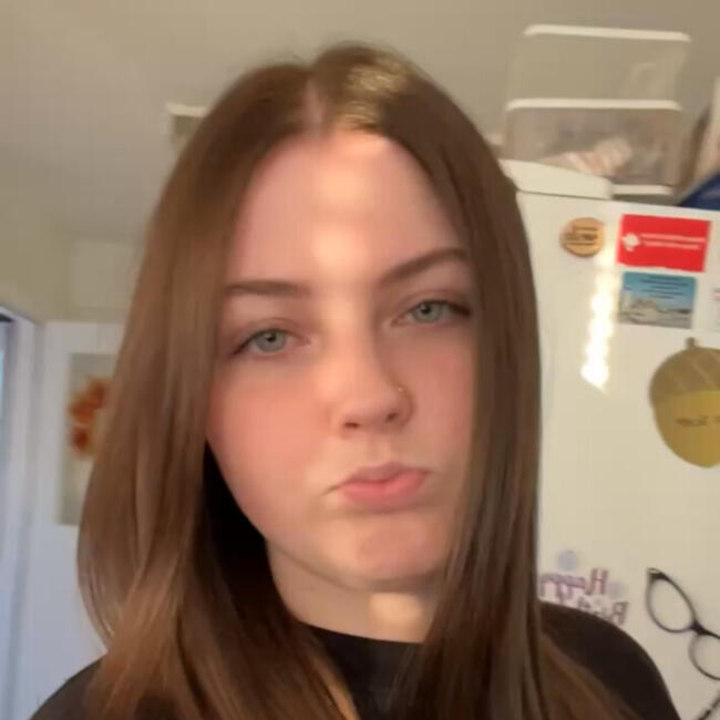 Babysitter in Castlegar: Athena