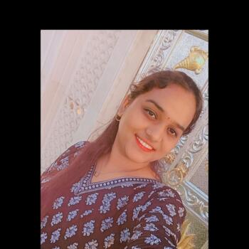 बम्बई में आया: Ritika