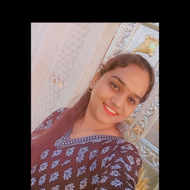 बम्बई में आया: Ritika