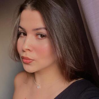 Babá Caieiras: Larissa