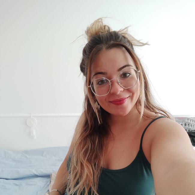 Canguro en Valencia: Sheyla