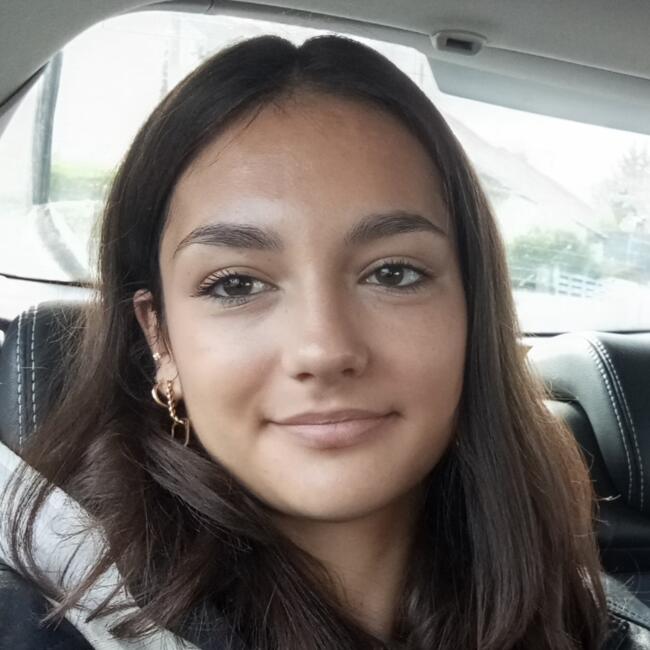 Babysitter in Monts: Naëly