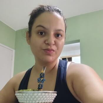 Babysitter Brasília: Carolaine