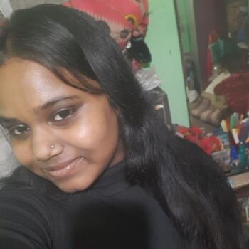 Babysitter in Kolkata: Nisha