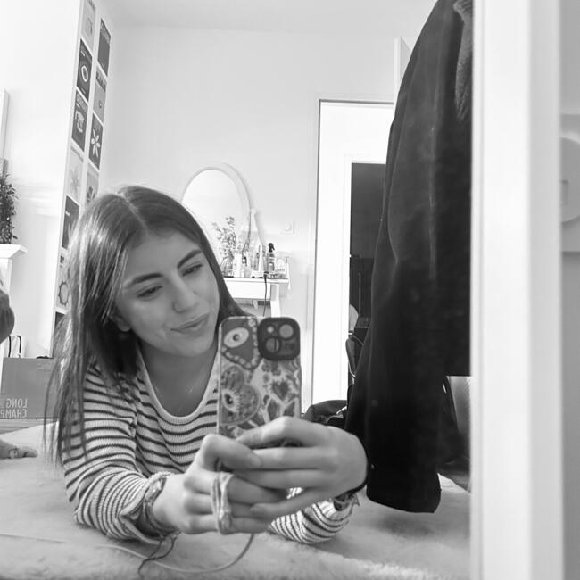 Babysitter in Clermont-Ferrand: Alicia