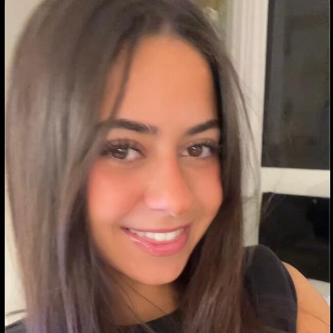 Babysitter in Marignane: Lucía