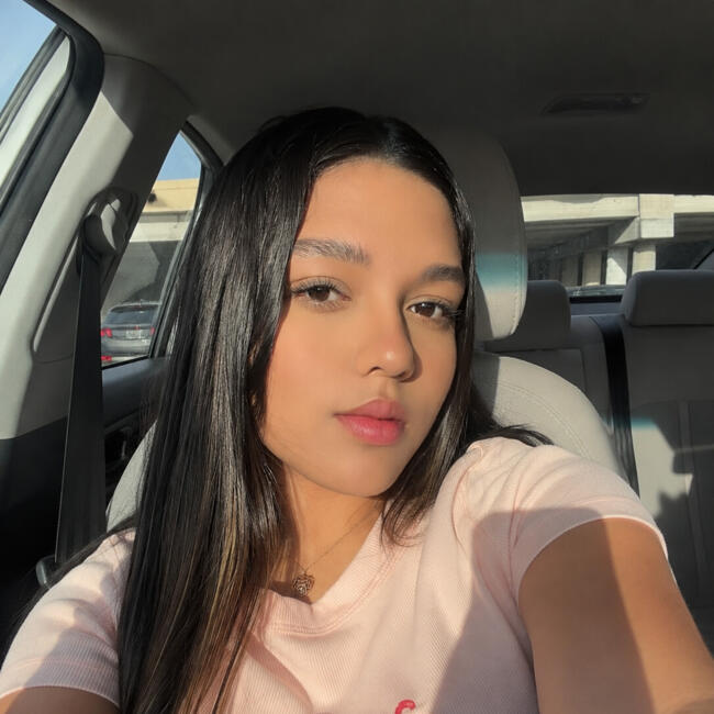 Babysitter in Miramar: Isabella