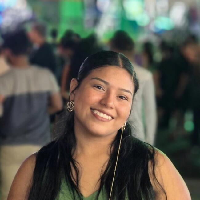 Babysitter in Belém: Valeria