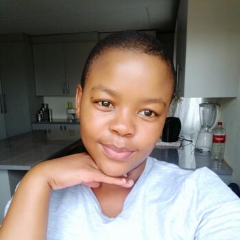 Nanny in Brits: Gomolemo Gloria