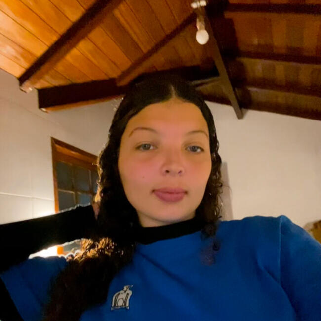 Babysitter in Armação dos Búzios: Nicolle