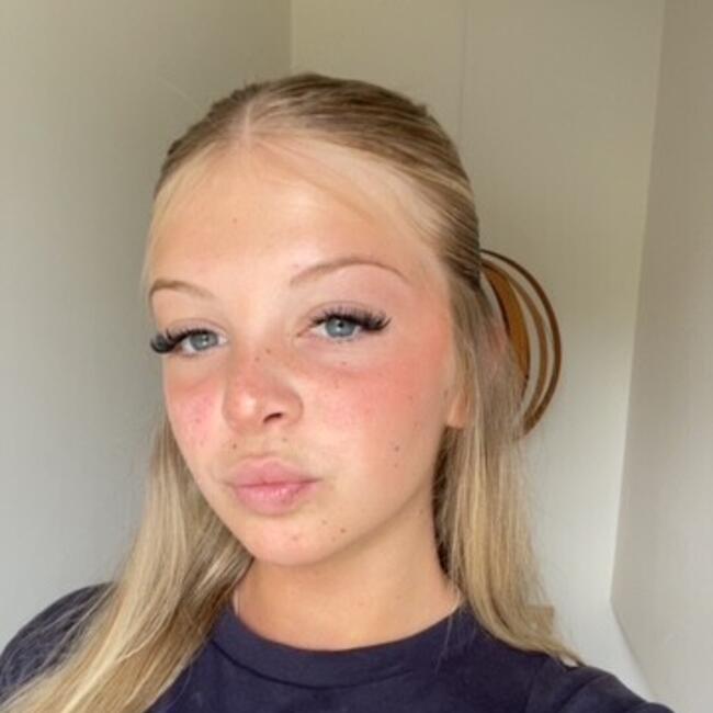 Babysitter in Auckland: Alex