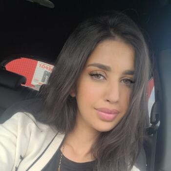 Babysitter in Beaucaire: Fatima