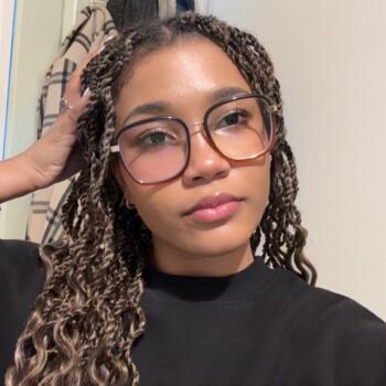 Babysitter Aubagne: Lya