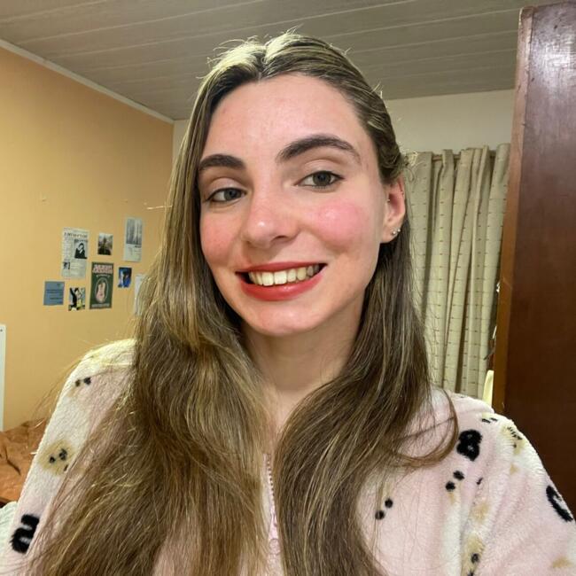 Babysitter in Ciudad de la Costa: Romina