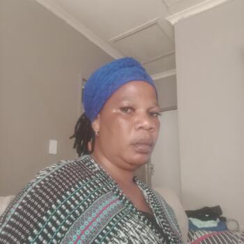 Babysitter Cape Town: Rozah
