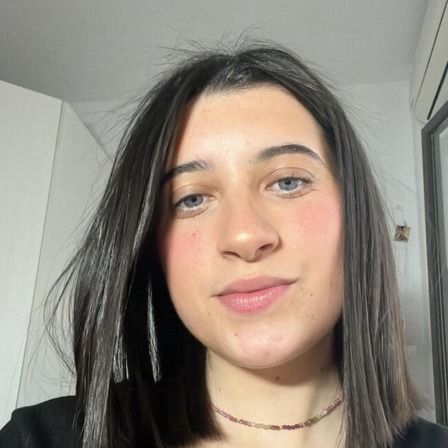 Canguro en Sevilla: Lucía