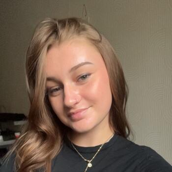 Babysitter in Thourotte: Celia