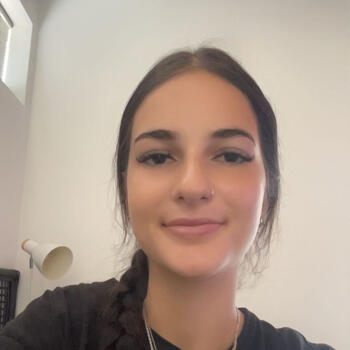 Babysitter in Newcastle: Bronte