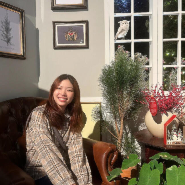 Babysitter in Singapore Island: Kayle